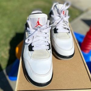 Air Jordan 4 Cement